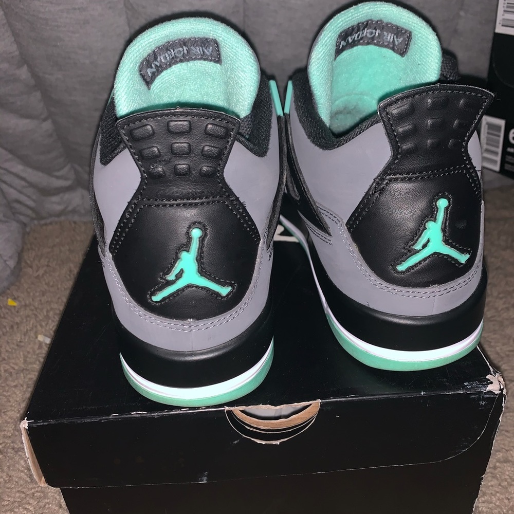 jordan 4 green glow size 8.5